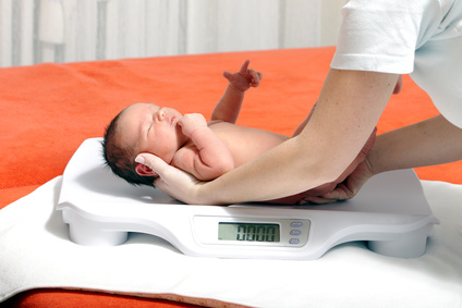  انتخاب بهترین شیر‌خشک برای وزن‌گیری نوزاد